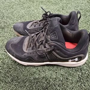 Under Armour Women’s Black Cleats